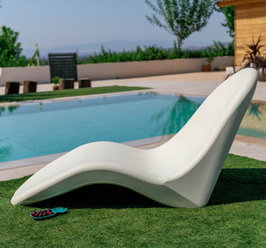 Espreguiçadeira Rasa para residências, piscinas, hotéis e clubes de praia