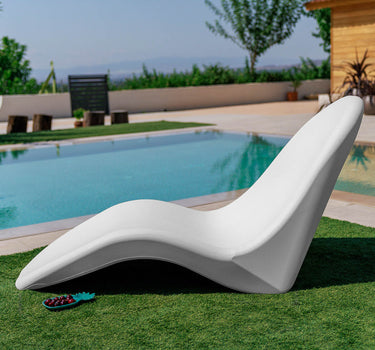 Espreguiçadeira Rasa para residências, piscinas, hotéis e clubes de praia
