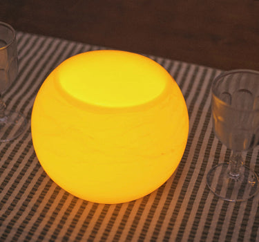 LUMINÁRIA DE MESA DOLO 20 BALL EM FORMATO DE BOLA