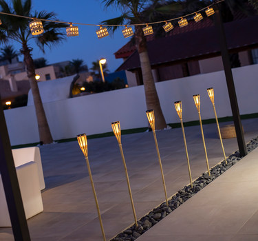 Candeeiro de espetar solar de jardim com luz efeito fogo HIAMA (4 unidades)