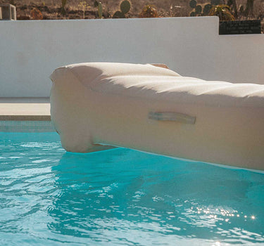SALA INFLÁVEL DE ALTA RESISTÊNCIA PARA JARDIM E PISCINA (FLUTUANTE) ILETES