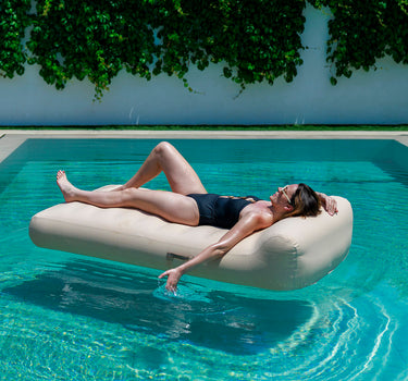 SALA INFLÁVEL DE ALTA RESISTÊNCIA PARA JARDIM E PISCINA (FLUTUANTE) ILETES