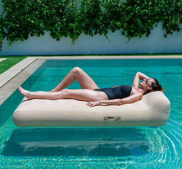SALA INFLÁVEL DE ALTA RESISTÊNCIA PARA JARDIM E PISCINA (FLUTUANTE) ILETES