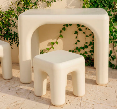 Mesa infantil NANA TABLE de design para interior e exterior