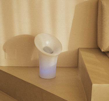 ALTIFALANTE PORTÁTIL COM LUZ NIPPER PLAY