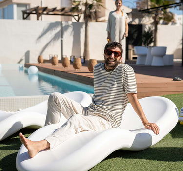 Espreguiçadeira Rasa para residências, piscinas, hotéis e clubes de praia