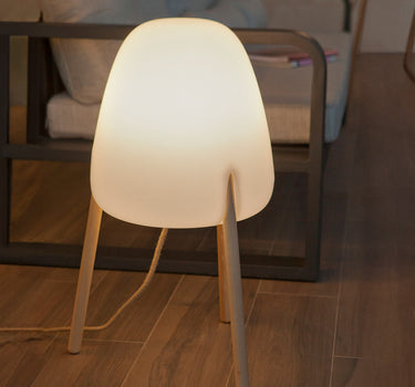 CANDEEIRO DE PÉ DE DESIGN COM PERNAS DE MADEIRA ROCKET 70