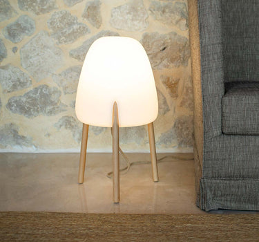 CANDEEIRO DE PÉ DE DESIGN COM PERNAS DE MADEIRA ROCKET 70 | USO INTERIOR